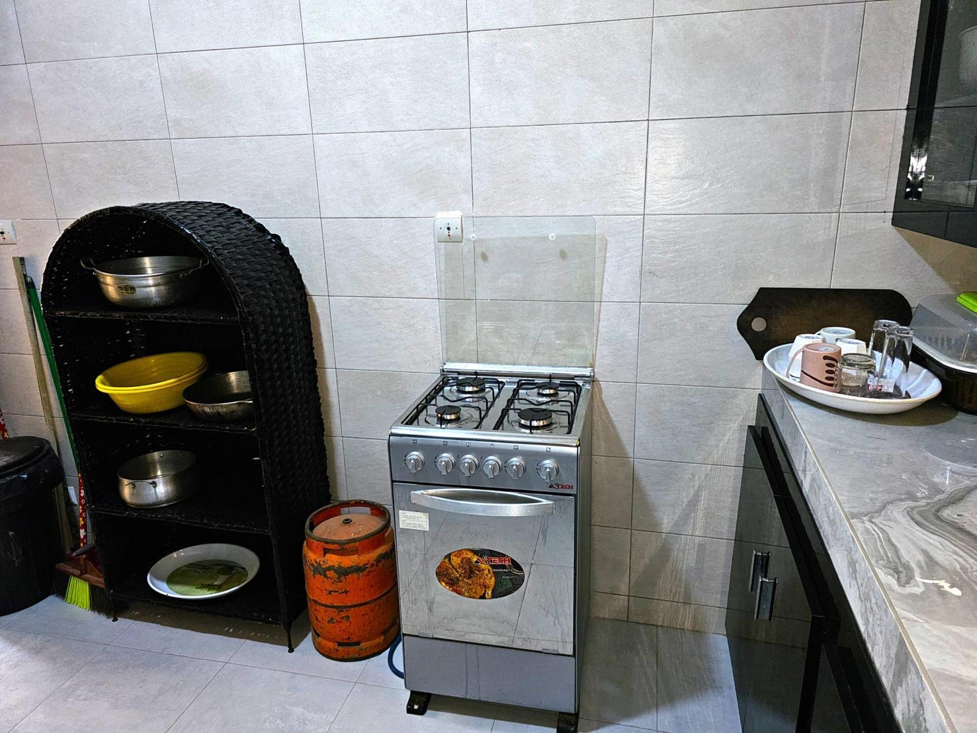 Отель Chambre Ngor- Douche Privee-Salon-Cuisine-Netflix Дакар Экстерьер фото
