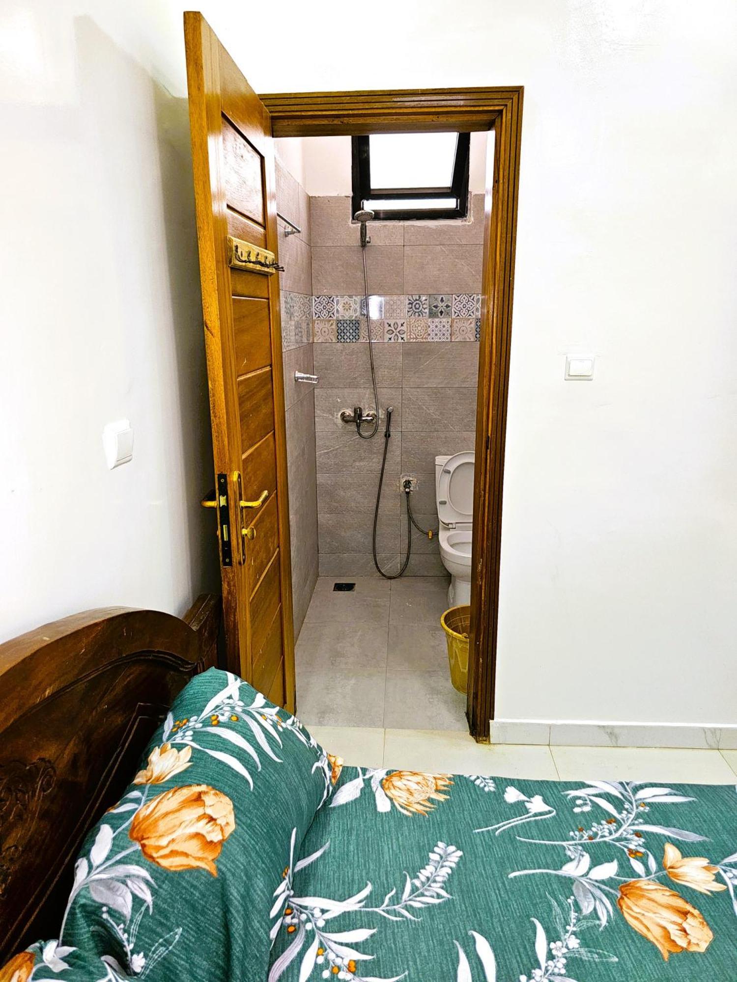 Отель Chambre Ngor- Douche Privee-Salon-Cuisine-Netflix Дакар Экстерьер фото