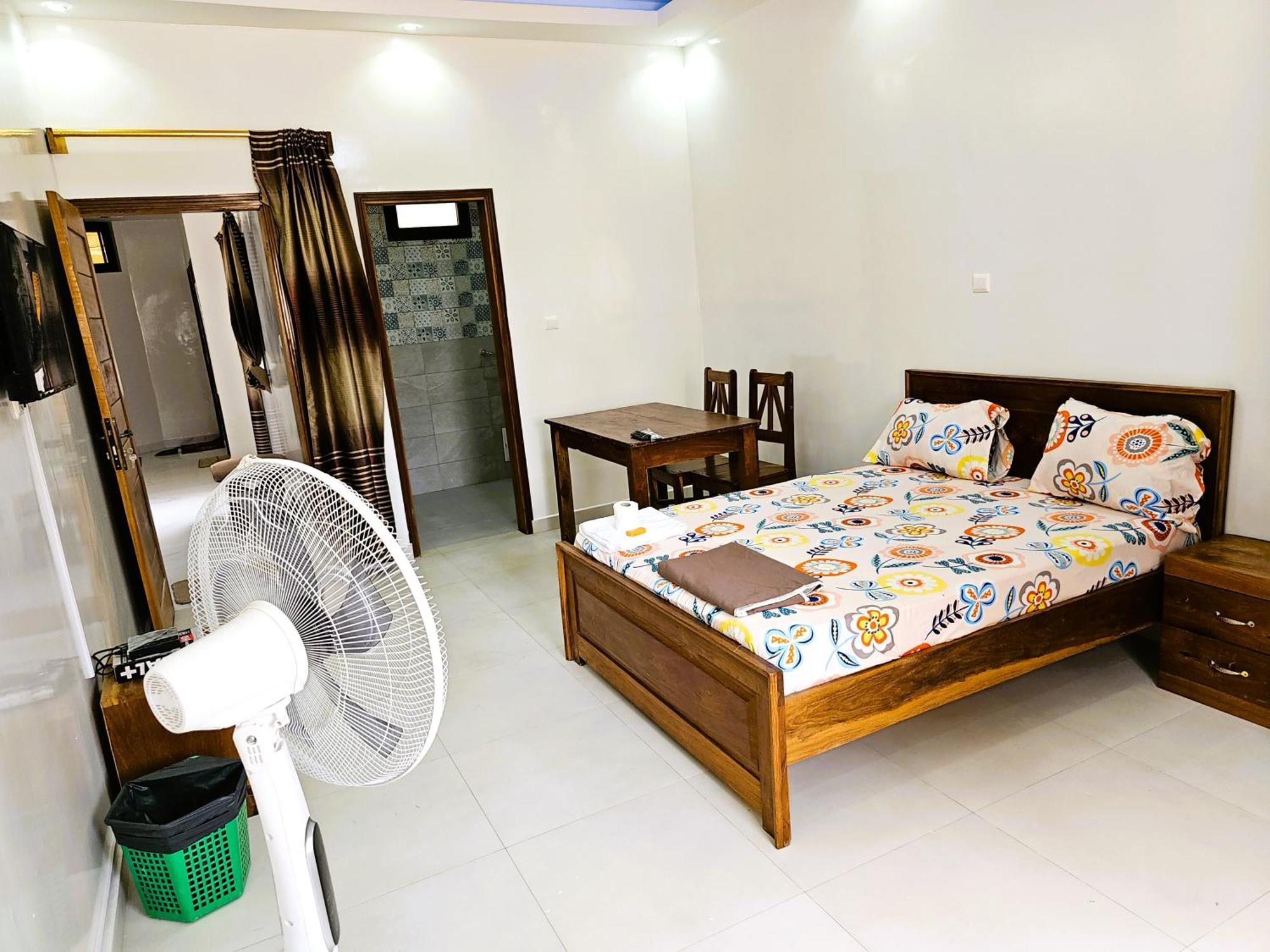 Отель Chambre Ngor- Douche Privee-Salon-Cuisine-Netflix Дакар Экстерьер фото